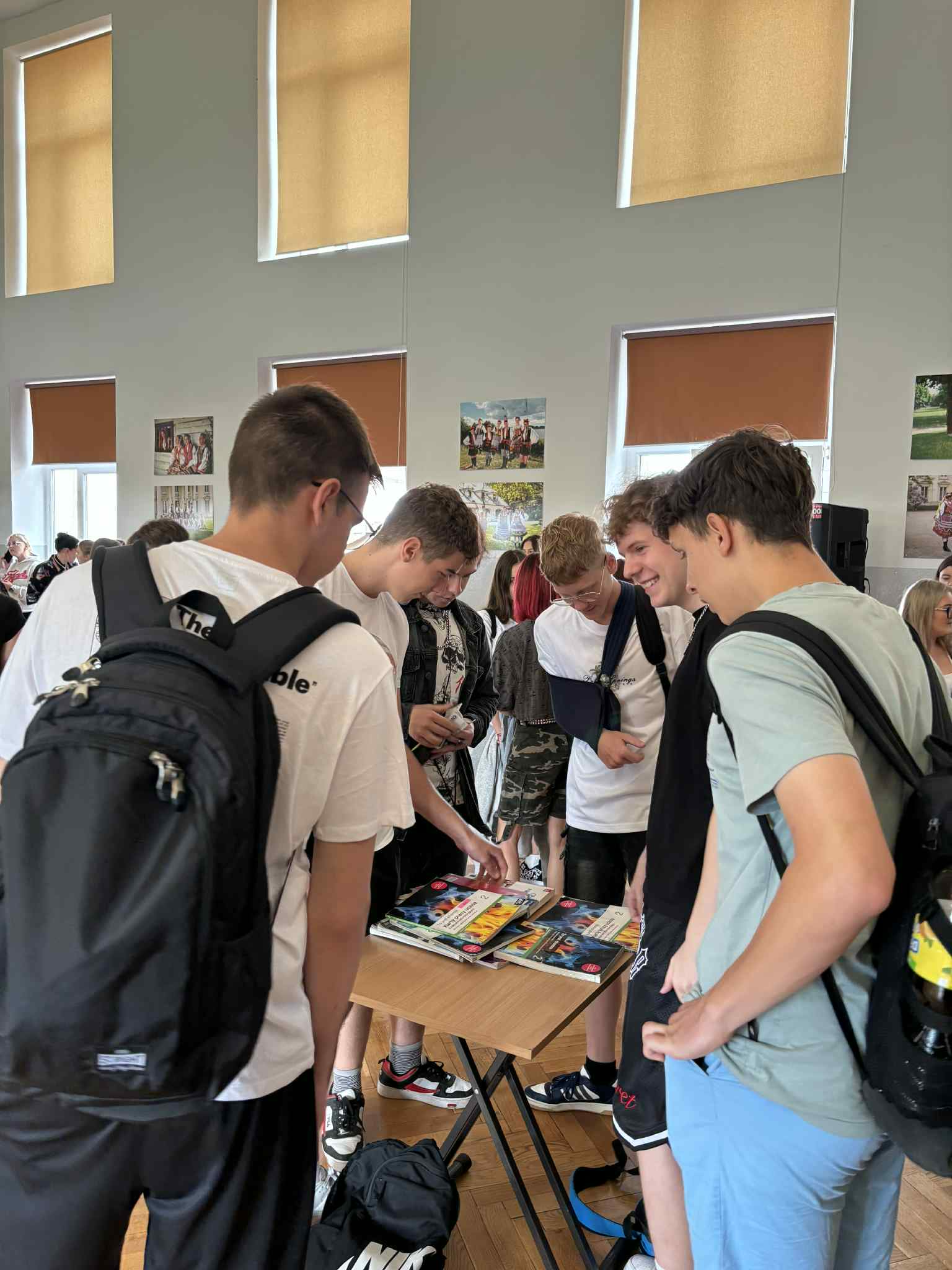 Messenger creation D928311F 3403 4B13 BDED E4B14CA7814F